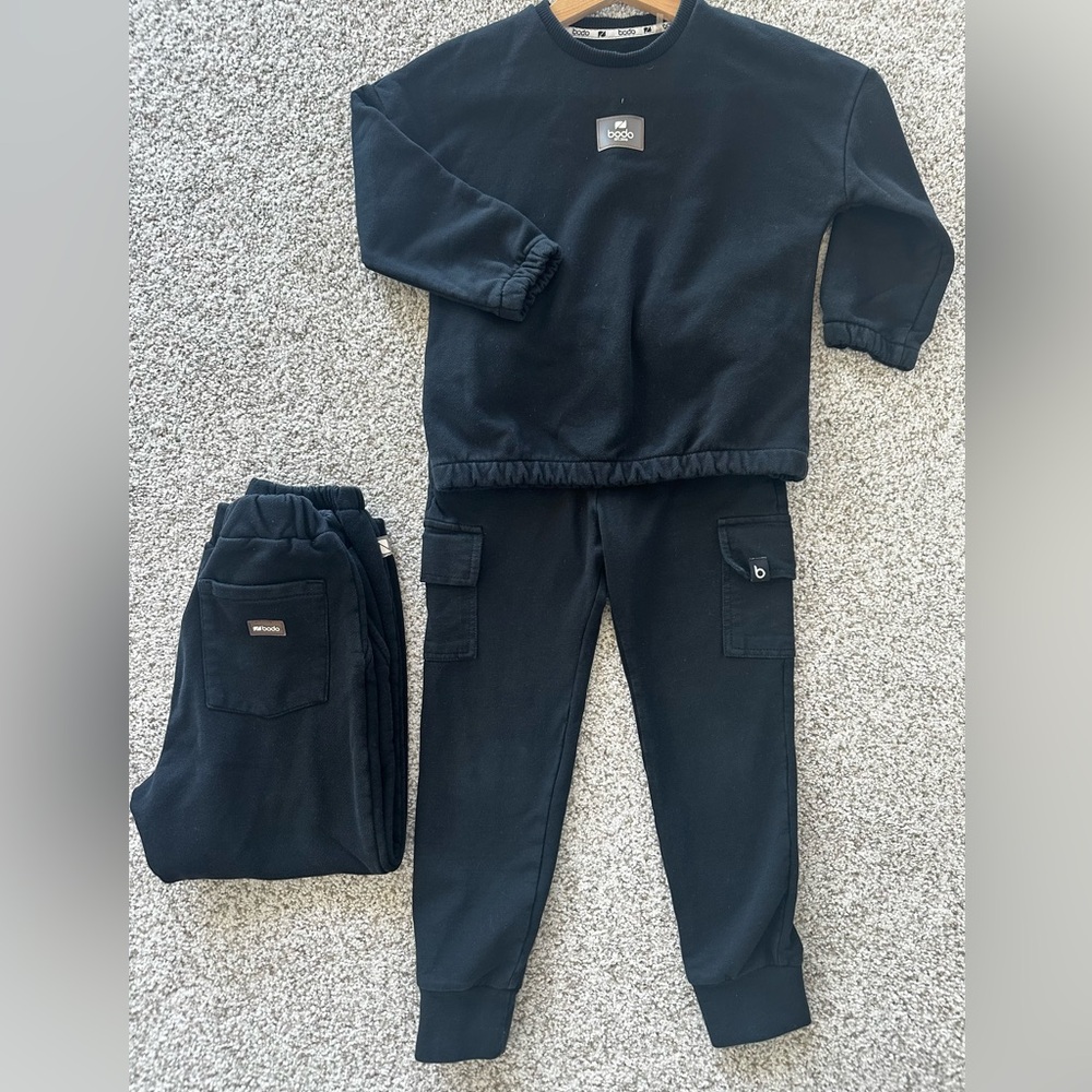 Boy’s 3 piece set sweatsuit sz 4/5 years 104/110cm